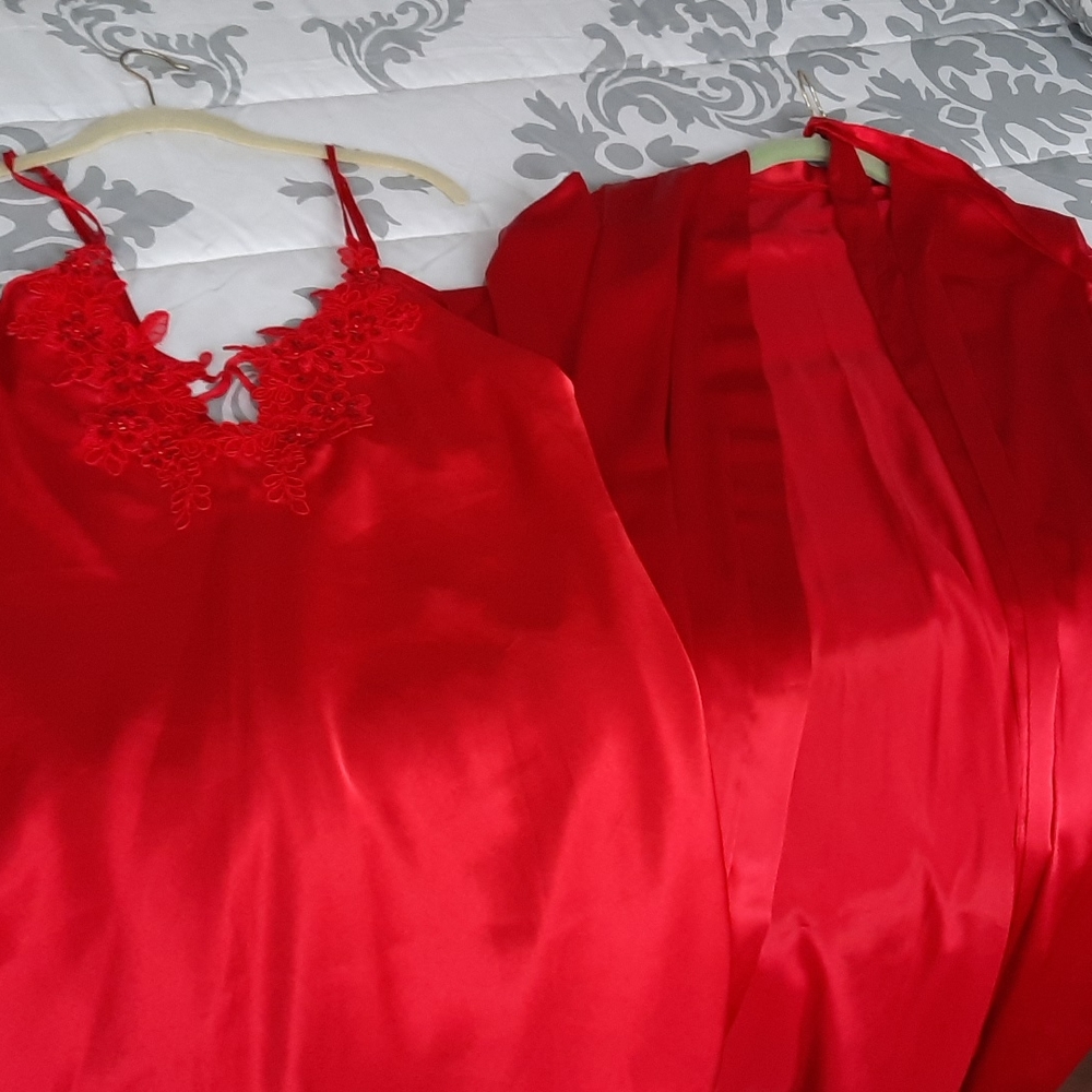 2 piece robe and nighty